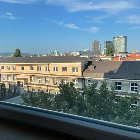 Accommodation In The Old Town Of Bratislava *